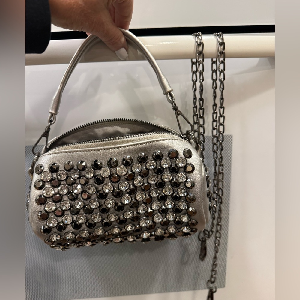 Small party handbag with detachable crossbody/shoulder chain